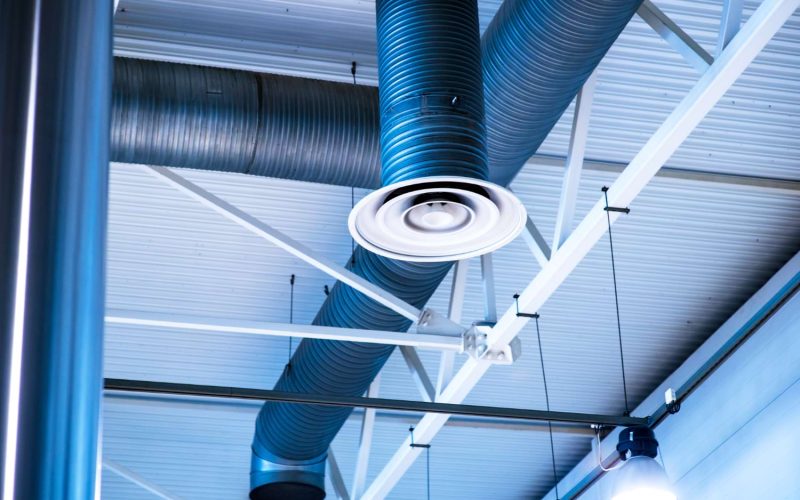 Systemy oczyszczania powietrza w domu i biurze – jak zadbać o czyste powietrze?