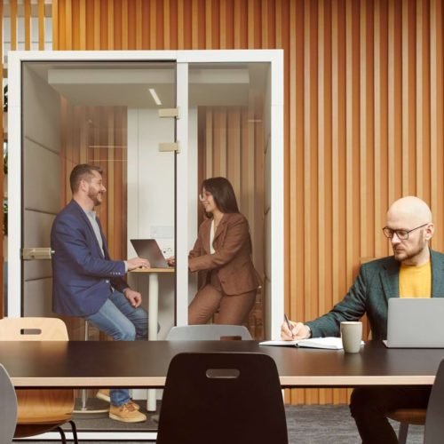 Nowoczesne rozwiązania dla biur: Budki telefoniczne do biura