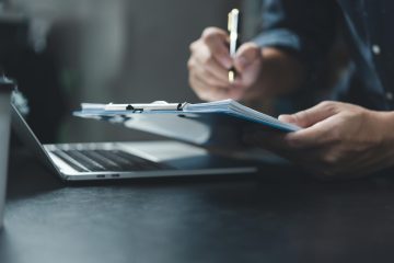 Jakie firmy sprzedają dokumentację AML dla instytucji obowiązanych?