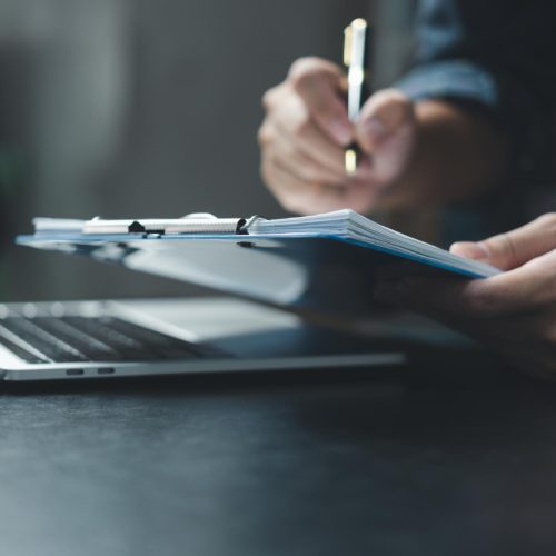 Jakie firmy sprzedają dokumentację AML dla instytucji obowiązanych?