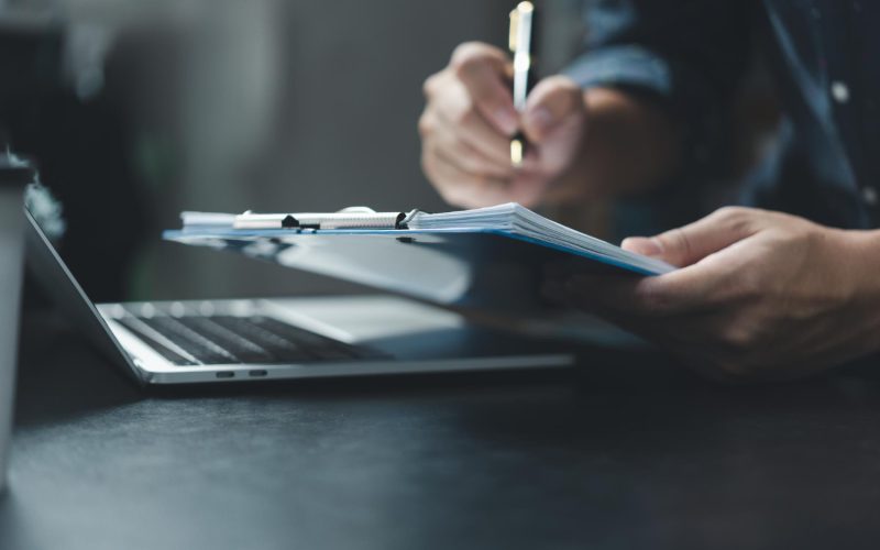 Jakie firmy sprzedają dokumentację AML dla instytucji obowiązanych?